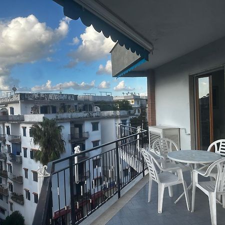 Roof And Sky Sorrento Center Suite Exterior foto